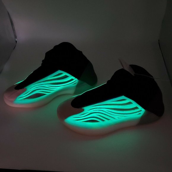adidas Yeezy QNTM BSKTBL Frozen Blue - Picture 1 of 5